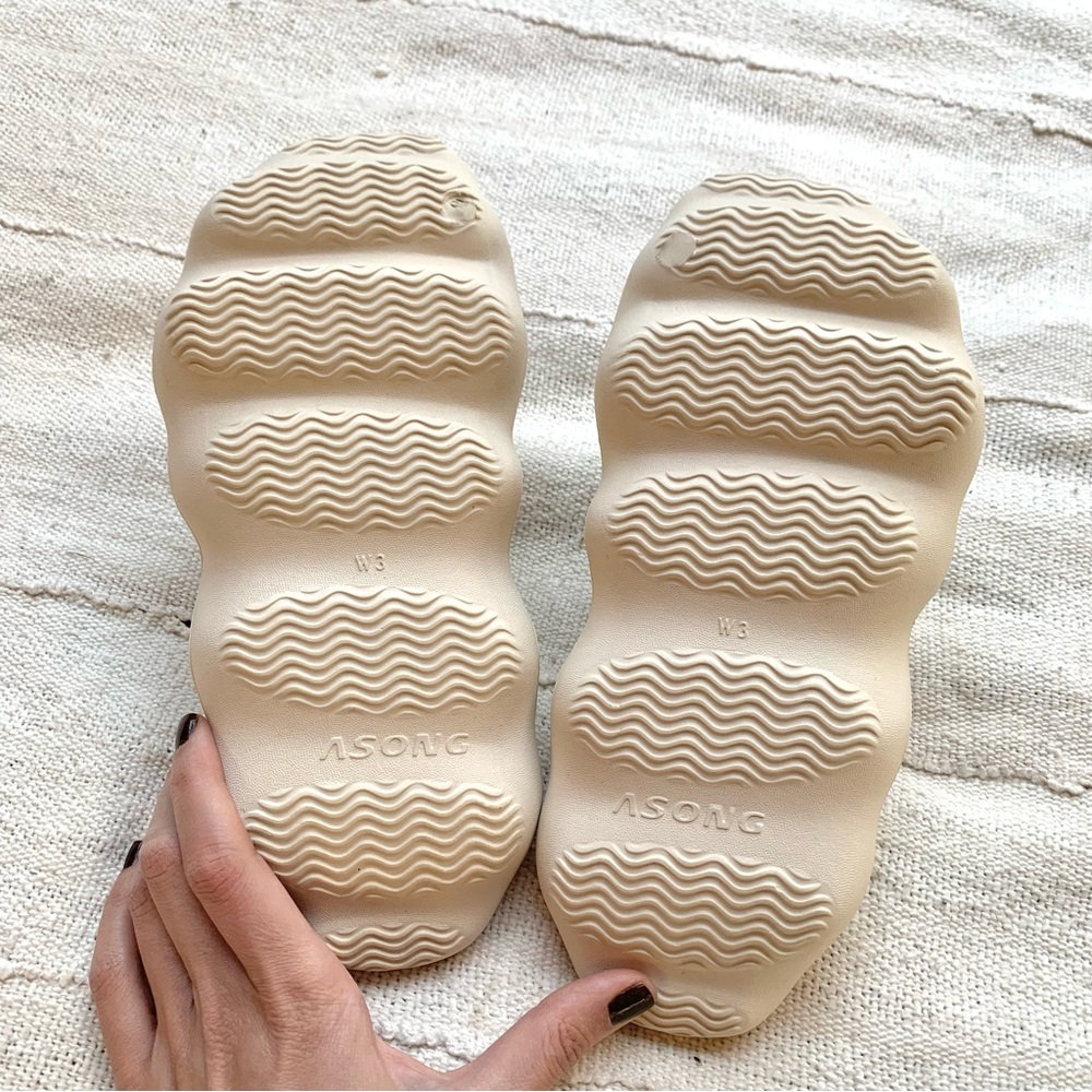 Chunky Platform Slides - image 4